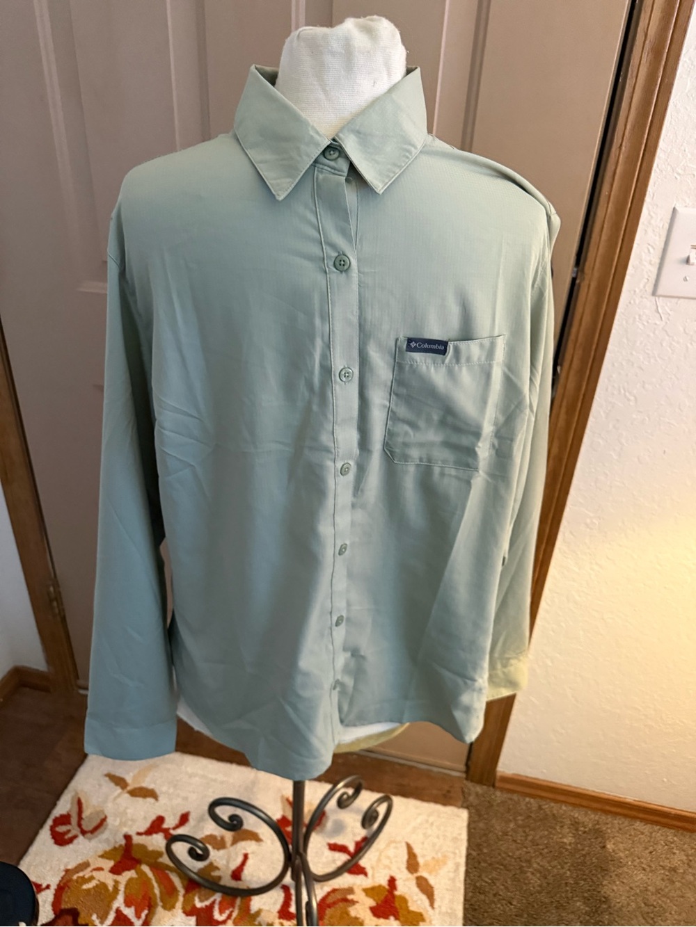 Columbia Men's Button-Down Shirt in Sage